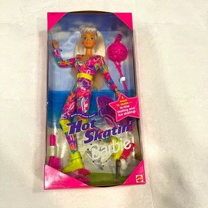 Hot Skatin Barbie [Blonde w Pink Helmet], 1995